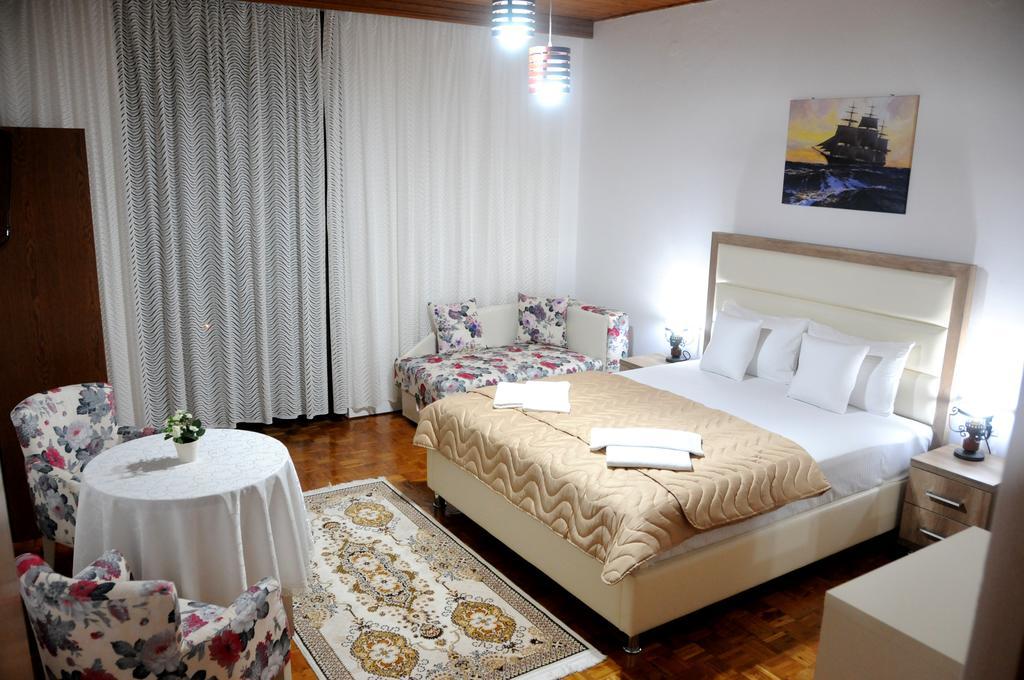 Guest House Smajlaga Ούλτσιν Εξωτερικό φωτογραφία